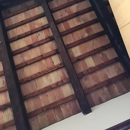 Hesperia Apartment *